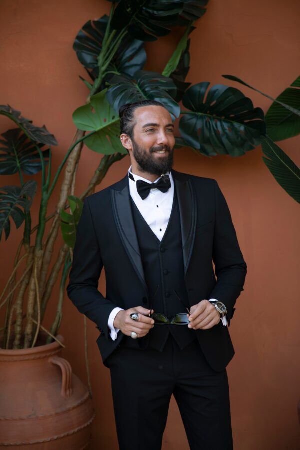 Men's Swallow Collar Suit - Image 4