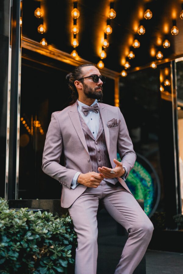 Slim Fit Groom's Suit with Vest Pattern - Image 7